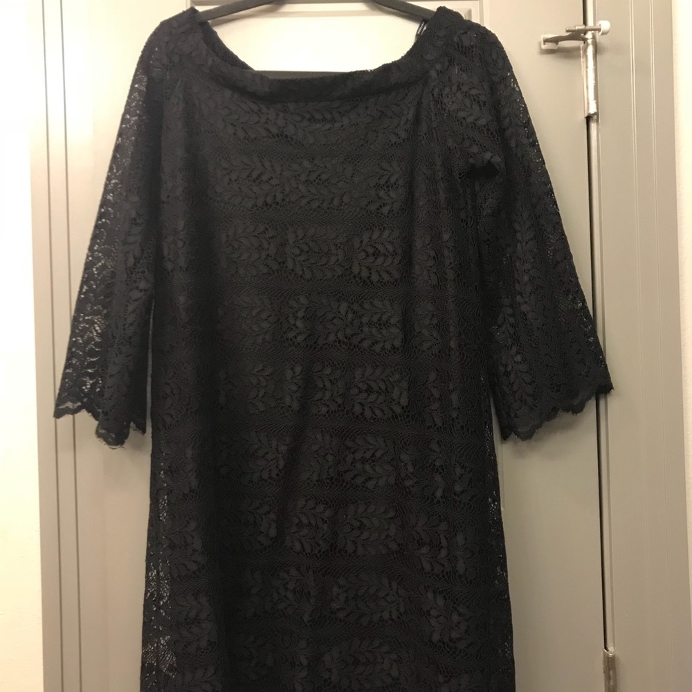 NWOT Off the Shoulder Black Lace Dress - Picture 4 of 4